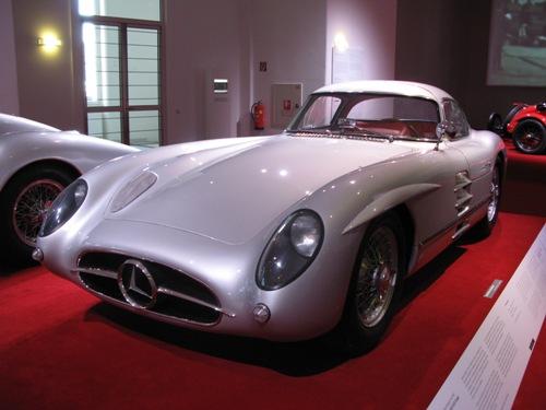 Museums-tech-wien-chrome-1955-Mercedes_Benz_300_SLR_Coupe.jpg