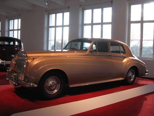Museums-tech-wien-chrome-1961-Bentley_S2_Saloon.jpg
