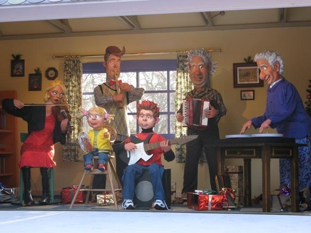 vienna-christmas-market-11-family-band.JPG