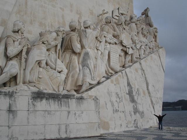 belem-02-2006-11-03-padrao-dos-descobrimentos-02-small-min.JPG